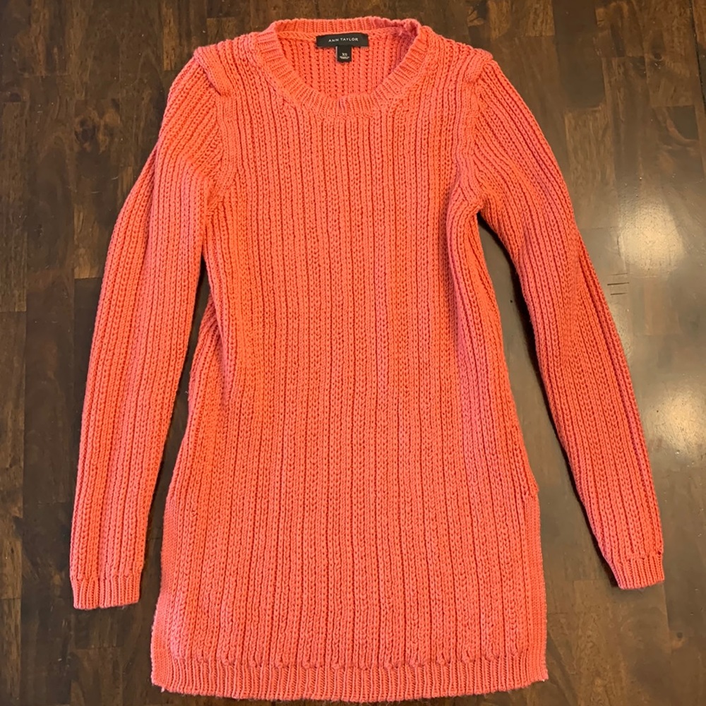EUC Ann Taylor coral tunic length sweater, size XS, like new!